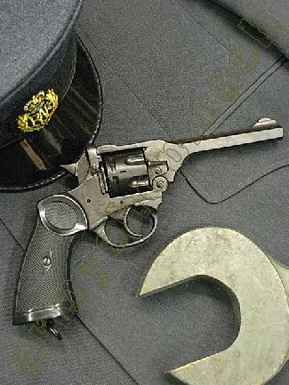 Revolver Webley Mk IV. © armyshop M*A*S*H